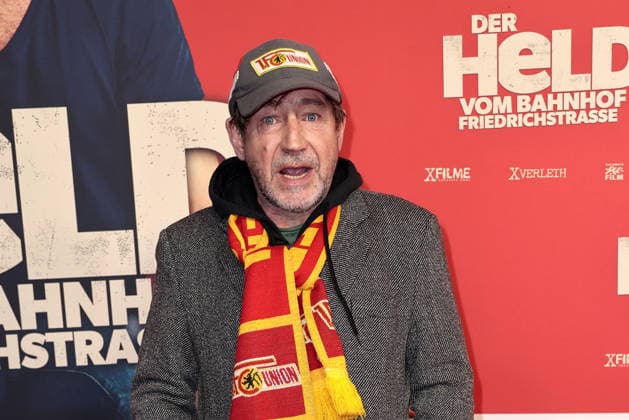 Der Held vom Bahnhof Friedrichstrasse Premiere in Berlin Thorsten Merten bei der öDer Held vom Bahnhof Friedrichstrasse Kino Premiere am 2.12.2025 im Delphi Filmpalast in Berlin Der Held vom Bahnhof Friedrichstrasse Filmpremiere in Berlin