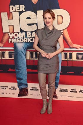 Der Held vom Bahnhof Friedrichstrasse Premiere in Berlin Leonie Benesch bei der öDer Held vom Bahnhof Friedrichstrasse Kino Premiere am 2.12.2025 im Delphi Filmpalast in Berlin Der Held vom Bahnhof Friedrichstrasse Filmpremiere in Berlin