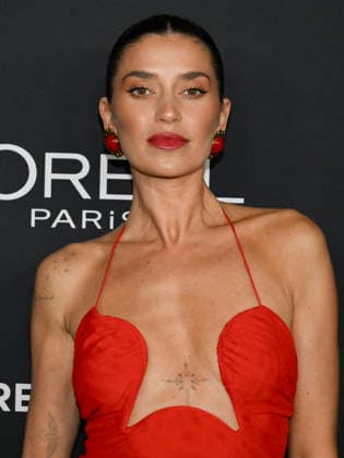 December 2, 2025, Los Angeles, California, USA: Canadian model, entrepreneur, TV personality, and influencer NICOLE WILLIAMS-ENGLISH attends the 20th anniversary of L Oro al Paris Women of Worth: RED CARPET. Los Angeles USA - ZUMAb173 20251202_aap_b173_040 Copyright: xBillyxBennightx