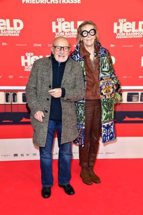 Volker Schlöndorff und Cornelia Freifrau von Maltzahn bei der Premiere von DER HELD VOM BAHNHOF FRIEDRICHSTRASSE im Delphi Filmpalast in Berlin 02.12.2025