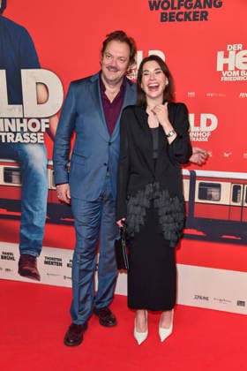Charly Hübner und Christiane Paul bei der Premiere von DER HELD VOM BAHNHOF FRIEDRICHSTRASSE im Delphi Filmpalast in Berlin 02.12.2025