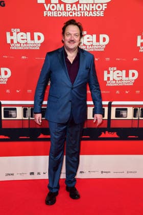 Charly Hübner bei der Premiere von DER HELD VOM BAHNHOF FRIEDRICHSTRASSE im Delphi Filmpalast in Berlin 02.12.2025