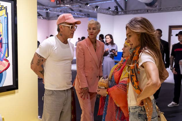 Robbie Williams officially opens Design Miami with his furniture-design debut Featuring: Robbie Williams, Emily Johnson, Bethan Laura Wood Where: Miami, Florida, United States When: 02 Dec 2025 Credit: Seth Browarnik INSTARimages EDITORIAL USE ONLY. NOT FOR USE BY NEWSPAPERS BASED IN THE UK. Copyright: xx instar55310651