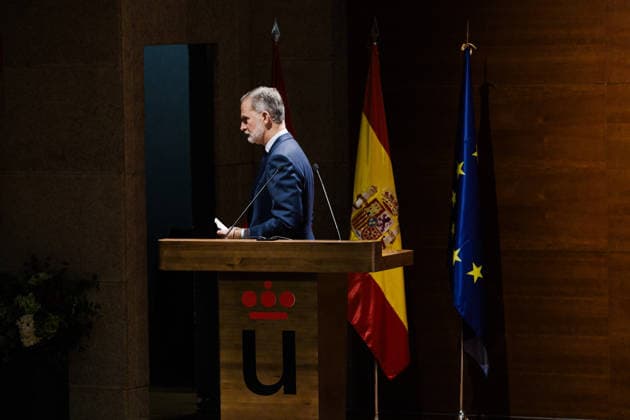The King closes the conference on the role of the Crown in the Spanish democratization process King Felipe VI during the closing ceremony of the conference on the role of the Crown in the Spanish democratization process, at the Rey Juan Carlos University, on December 3, 2025, in Madrid Spain Organized by the Chair of Democratic Memory of the Rey Juan Carlos University, together with the Ministry of Territorial Policy and Democratic Memory, this is an academic meeting that will address the historical evolution and the role of the Crown in the Spanish democracy 03 DECEMBER 2025 Carlos Lujá Espana  Copyright: xCarlosxLujanx 7145272