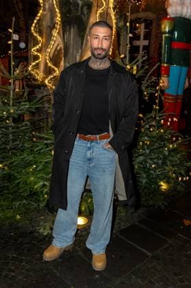 Katys X-mas Wonderland 2025 Bobby Chambers bei Katys X-mas Wonderland Event von Kate Merlan in der Wolkenburg Koeln am 02.12.2025. Koeln Wolkenburg Nordrhein-Westfalen
