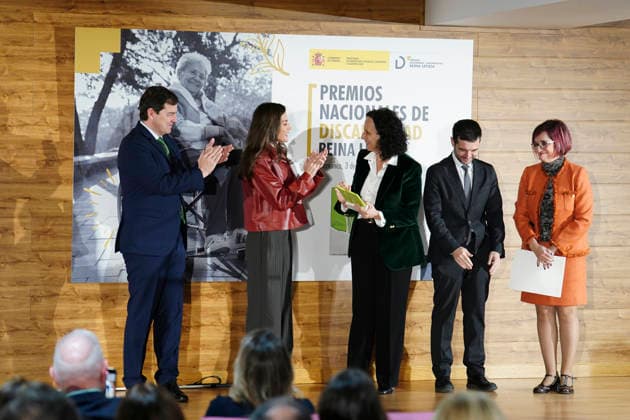 Queen Letizia presents the Queen Letizia National Disability Awards The President of the Junta de Castilla y León, Alfonso Fernández Manueco i , Queen Letizia 2i , the Minister of Social Rights, Consumption and Agenda 2030, Pablo Bustinduy 2d , and the President of the UN Committee on the Elimination of Discrimination against Women, Ana Peláez Narváez c , during the meeting of the Royal Council of the Board on Disability and presentation of the Queen Letizia National Disability Awards , in CREA Alzheimer, on December 03, 2025, in Salamanca, Castilla Leon Spain The National Disability Awards are granted by the Royal Board on Disability and serve to recognize the work for the inclusion and the defense of the rights of people with disabilitie Copyright: xManuelxÃngelxLayax 7145500