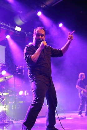Neil Fallon von der Band Clutch bei einem Konzert im Huxleys Neue Welt in Berlin, 3. Dezember 2025. Clutch Konzert Berlin
