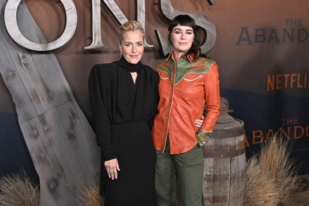 Gillian Anderson und Lena Headey bei der Premiere der Netflix-Serie The Abandons im Netflix Tudum Theater. Los Angeles, 03.12.2025