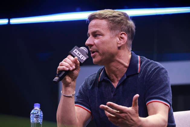 Tom Wlaschiha participates in a panel on the Thunder stage at CCXP25. Sao Paulo (SP), December 4, 2025 Event Entertainment CCXP Cinema Actor Tom Wlaschiha participates in a panel on the Thunder Stage during CCXP25, at Sao Paulo Expo, in the southern zone of the city of Sao Paulo. Known for his work in major international productions, the artist interacts with the audience, talks about his career and recent projects, and is greeted by thousands of fans on the event s main stage. The presentation is hosted by Marcelo Forlani and Bianca Alencar and is part of the CCXP25 program on Thursday, December 4, 2025. (Foto: Leco Viana Thenews2 imago images) Tom Wlaschiha participates in a panel on the Thunder stage at CCXP25.  Copyright: xLecoxVianax