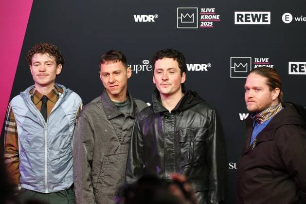 Bielefeld, NRW, Deutschland, 04.12.2025: Lokschuppen: Preisverleihung der Einslive Krone: Die Band Provinz mit (L-R) Leon Sennewald, Robin Schmid, Vincent Waizenegger, Moritz Bösing Copyright: xdtsxNachrichtenagenturx dts_97450