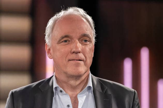 Kölner Treff am 05. Dezember 2025. Im Bild Werner Bartens, Arzt und Wissenschaftsjournalist für verschiedene renommierte Presseorgane. Als solcher hat er mehrere Sachbücher zu gesundheitsrelevanten Themen geschrieben. Susan Link und Micky Beisenherz befragten ihre Gäste auf ihre eigene Art mit spannenden Ergebnissen. Köln Nordrhein-Westfalen Deutschland