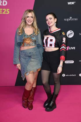 Johanna und Maria Clara Groppler bei der 26. Verleihung der 1Live Krone 2025 im Lokschuppen. Bielefeld, 04.12.2025