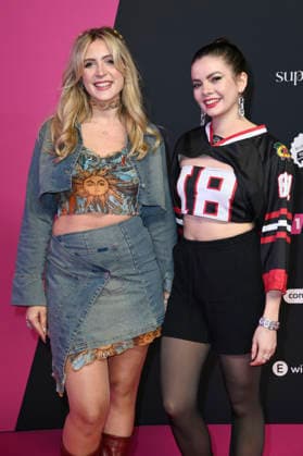Johanna und Maria Clara Groppler bei der 26. Verleihung der 1Live Krone 2025 im Lokschuppen. Bielefeld, 04.12.2025