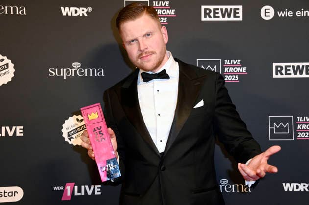 Finch bei der 26. Verleihung der 1Live Krone 2025 im Lokschuppen. Bielefeld, 04.12.2025