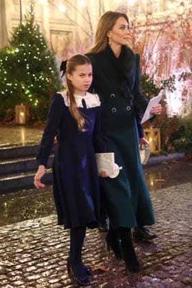 . 05 12 2025. London, United Kingdom. Prince William and Kate Middleton , the Prince and Princess of Wales, with their children Prince George, Princess Charlotte and Prince Louis at the Together at Christmas carol service at Westminster Abbey in London.  xPicturexbyxxi-Imagesx xPoolx IIM-26438-0066
