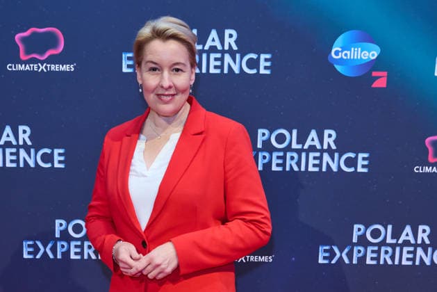 Franziska Giffey -Eroeffnung der Ausstellung POLAR EXPERIENCE- Die Immersive Ausstellung ueber die Arktis und Antarktis in der Arena Berlin am 05.12.2025. Eroeffnung Polar Experience