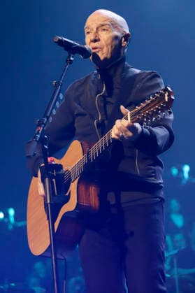 Midge Ure live bei der 31. Night of the Proms 2025 in der Barclays Arena. Hamburg, 05.12.2025