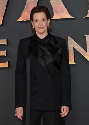 Sigourney Weaver Avant première du film Avatar Fire and Ash Avatar de Feu et de Cendres à la Seine Musicale de Boulogne Billancourt le 5 décembre 2025 Coadic Guirec Bestimage Preview screening of the film Avatar Fire and Ash at the Seine Musicale in Boulogne Billancourt on December 5, 2025 Paris France  Copyright: xCOADICxGUIRECx xBESTIMAGExCOADICxGUIRECx xBESTIMAGEx