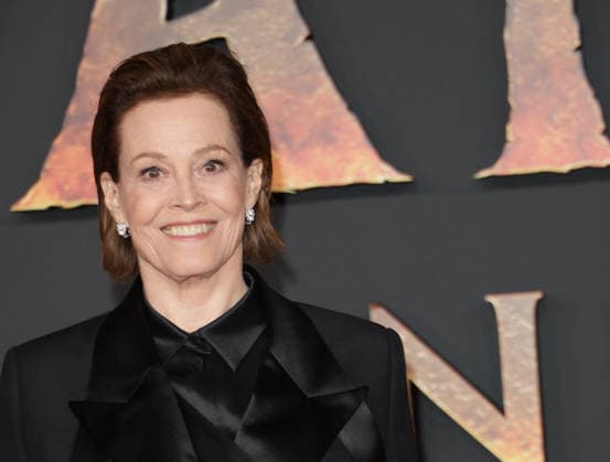 Sigourney Weaver Avant première du film Avatar Fire and Ash Avatar de Feu et de Cendres à la Seine Musicale de Boulogne Billancourt le 5 décembre 2025 Coadic Guirec Bestimage Preview screening of the film Avatar Fire and Ash at the Seine Musicale in Boulogne Billancourt on December 5, 2025 Paris France  Copyright: xCOADICxGUIRECx xBESTIMAGExCOADICxGUIRECx xBESTIMAGEx
