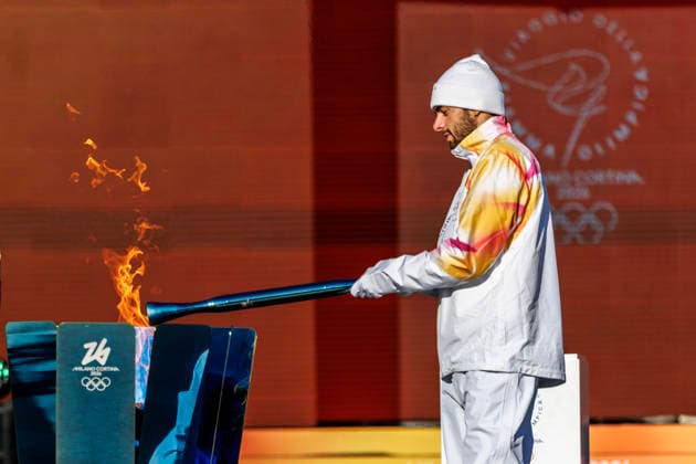 December 6, 2025, Rome, Italia, Italy: 06 12 2025 Rome, The Olympic Torch leaves Rome for the Milan Cortina 2026 Winter Olympics. In the photo, Gregorio Paltrinieri, the first torchbearer of the Milan Cortina 2026 Winter Olympics. Rome Italy  - ZUMAa289 20251206_zia_a289_021 Copyright: xFrancescoxFotiax