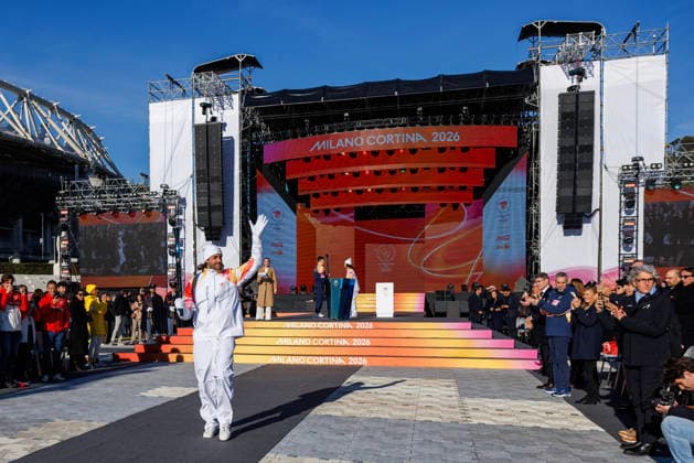 December 6, 2025, Rome, Italia, Italy: 06 12 2025 Rome, The Olympic Torch leaves Rome for the Milan Cortina 2026 Winter Olympics. Pictured: Gianmarco Tamberi Rome Italy  - ZUMAa289 20251206_zia_a289_025 Copyright: xFrancescoxFotiax