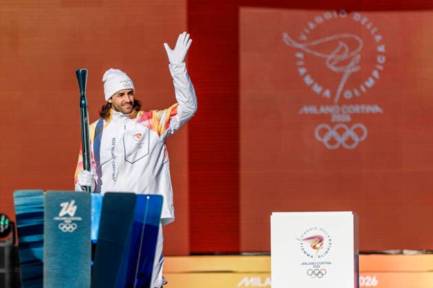 December 6, 2025, Rome, Italia, Italy: 06 12 2025 Rome, The Olympic Torch leaves Rome for the Milan Cortina 2026 Winter Olympics. Pictured: Gianmarco Tamberi Rome Italy  - ZUMAa289 20251206_zia_a289_039 Copyright: xFrancescoxFotiax