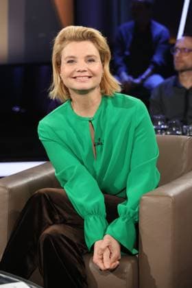 Annette Frier, Schauspielerin, zu Gast in der NDR Talk Show am 5.12.2025, Fototermin vor der Sendung im 3. Programm des NDR Fernsehen im Fernsehstudio Hamburg Lokstedt