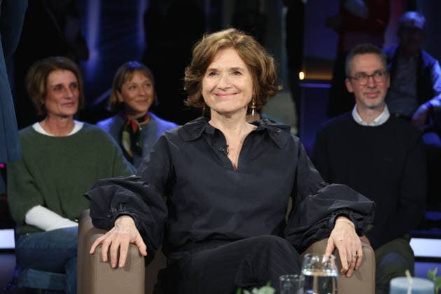 Victoria Trauttmansdorff, Schauspielerin, zu Gast in der NDR Talk Show am 5.12.2025, Fototermin vor der Sendung im 3. Programm des NDR Fernsehen im Fernsehstudio Hamburg Lokstedt