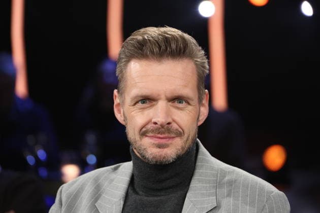 Florian Schroeder, Kabarettist, zu Gast in der NDR Talk Show am 5.12.2025, Fototermin vor der Sendung im 3. Programm des NDR Fernsehen im Fernsehstudio Hamburg Lokstedt