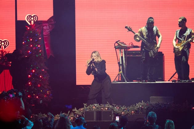 December 6, 2025, Inglewood, California, USA: Reneo Rapp performing during Heart Radio Jingle Ball 2025 at the Intuit Dome in Inglewood California on December 5th, 2025. Inglewood USA - ZUMAt169 20251206_zep_t169_011 Copyright: xConnorxTerryx