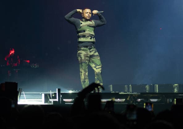 06.12.2025, xlakx, Entertainment Musik, Luciano Still Human Tour 2025 v.l. Der Rapper Luciano (buergerll. Patrick Großmann) steht bei seiner Still Human Tour 2025 auf der Buehne in der Uber Arena Berlin. Berlin