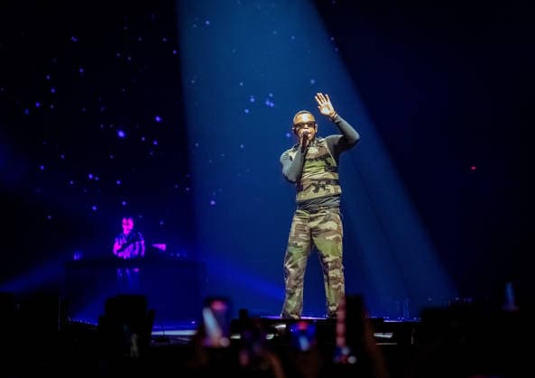 06.12.2025, xlakx, Entertainment Musik, Luciano Still Human Tour 2025 v.l. Der Rapper Luciano (buergerll. Patrick Großmann) steht bei seiner Still Human Tour 2025 auf der Buehne in der Uber Arena Berlin. Berlin