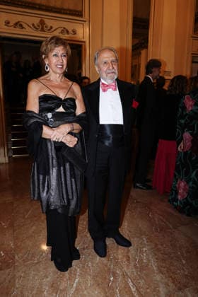 Milan, Guests arrive at the 2025 La Scala Premiere with Shostakovich s opera A Lady Macbeth of the Mtsensk District at Teatro alla Scala. Pictured: Antonio Caprarica (Italian journalist and writer), Iolanta Miroshnikova  Copyright: xAlessandroxBremecx xipa-agency.netx xx IPA_Agency_IPA68888823