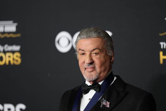 Actor Sylvester Stallone poses on the red carpet at the Kennedy Honors at the Kennedy Center in Washington, United States, 07 December 2025. Gala in honor of the 2025 Kennedy Center honorees !ACHTUNG: NUR REDAKTIONELLE NUTZUNG!  Copyright: xOctavioxGuzmánx AME6715 20251208-55018768474_1