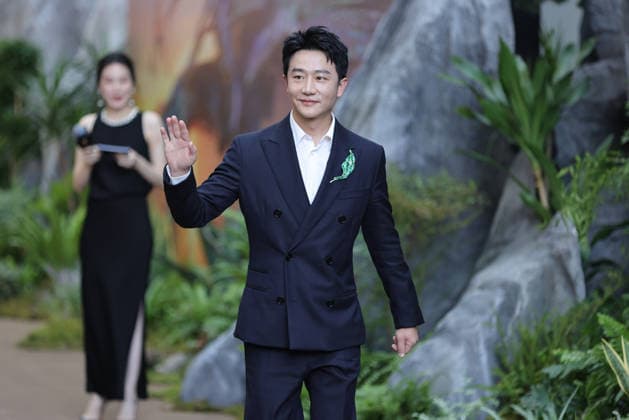 SANYA, CHINA - DECEMBER 08: Actor Huang Xuan attends the China premiere of film Avatar: Fire and Ash on December 8, 2025 in Sanya, Hainan Province of China.  Copyright: xChinaxNewsxServicex 111608442362