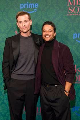 ABBberlin: Christoph Schechinger und Kostja Ullmann Schauspieler auf dem blauen Teppich bei der der Kino Premiere der Amazon prime Serie von MISS SOPHIE SAME PROCEDURE AS EVERY YEAR in Claerchens Ballhaus am 08.12.2025 Berlin Berlin Deutschland