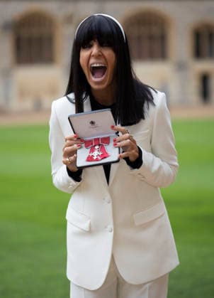 Investiture at Windsor Castle Image Licensed to i-Images Picture Agency. 09 12 2025. Windsor , United Kingdom. TV presenter Claudia Winkleman with her MBE after an Investiture at Windsor Castle, United Kingdom., Credit:Stephen Lock i-Images Avalon United Kingdom, Windsor  Copyright: xStephenxLockx xi-Imagesx xAvalonx 1057896943