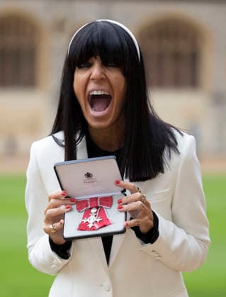 Investiture at Windsor Castle Image Licensed to i-Images Picture Agency. 09 12 2025. Windsor , United Kingdom. TV presenter Claudia Winkleman with her MBE after an Investiture at Windsor Castle, United Kingdom., Credit:Stephen Lock i-Images Avalon United Kingdom, Windsor  Copyright: xStephenxLockx xi-Imagesx xAvalonx 1057896949