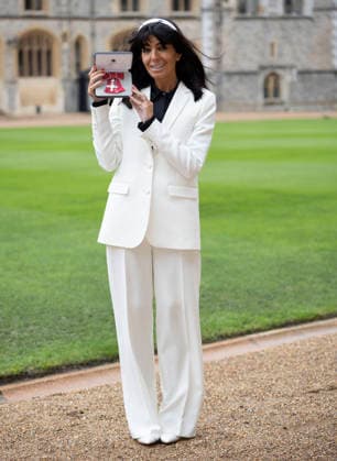 Investiture at Windsor Castle Image Licensed to i-Images Picture Agency. 09 12 2025. Windsor , United Kingdom. TV presenter Claudia Winkleman with her MBE after an Investiture at Windsor Castle, United Kingdom., Credit:Stephen Lock i-Images Avalon United Kingdom, Windsor  Copyright: xStephenxLockx xi-Imagesx xAvalonx 1057896971