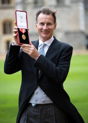 Investiture at Windsor Castle Image Licensed to i-Images Picture Agency. 09 12 2025. Windsor , United Kingdom. Sir Jeremy Hunt with his knighthood after an Investiture at Windsor Castle, United Kingdom., Credit:Stephen Lock i-Images Avalon United Kingdom, Windsor  Copyright: xStephenxLockx xi-Imagesx xAvalonx 1057897055