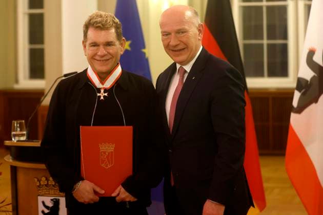 09.12.2025, Musiker Peter Plate, nachträgliche Verleihung des Verdienstorden des Landes Berlin im Rotes Rathaus in Berlin durch Kai Wegner, Regierender Bürgermeister, Berlin Deutschland, Germany