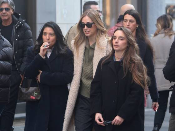 Milan, Photo by Paolo Della Bella. Chiara Ferragni with friends strolling through the fashion district.  Copyright: xPaoloxDellaxBellax xipa-agency.netx xPAOLOxDELLAxBELLAx IPA_Agency_IPA68969993
