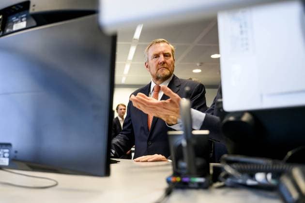 Den Haag, The Netherlands, 2025-12-10 09:48:15 THE HAGUE, 10-12-2025, Ministry of Finance. King Willem-Alexander, accompanied by the Minister of Finance, Eelco Heinen, is on a working visit to the Ministry of Finance s General Treasury Agency in The Hague. PHOTO: NLBeeld Patrick van Emst Credit: NL Beeld Patrick van Emst  Copyright: xx x