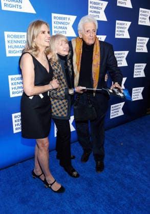 December 9, 2025, New York, Ny, United States: Kerry Kennedy, Gigi Benson and Harry Benson attend the 2025 Ripple of Hope Award Gala. Held at Midtown Hilton in New York. Zuma Press December 9, 2025. New York United States - ZUMAp281 20251209_zea_p281_038 Copyright: xPhotoxImagexPressx