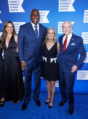 December 9, 2025, New York, Ny, United States: Cara Kennedy-Cuomo, Earvin Magic Johnson, Kerry Kennedy and George Vradenburg attend the 2025 Ripple of Hope Award Gala. Held at Midtown Hilton in New York. Zuma Press December 9, 2025. New York United States - ZUMAp281 20251209_zea_p281_049 Copyright: xPhotoxImagexPressx