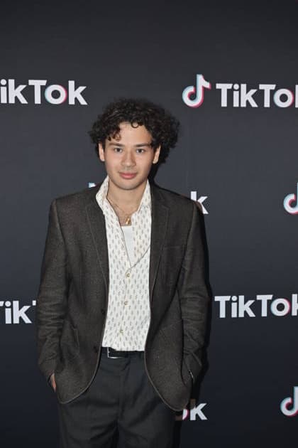 STOCKHOLM, SWEDEN 20251211 Noel Lindgren arrives at this years Year on TikTok event at Stockholms Gasverk STOCKHOLM SWEDEN x10050x  Copyright: xPontusxLundahl TTx YEAR ON TIKTOK pcyvFtsk5bg