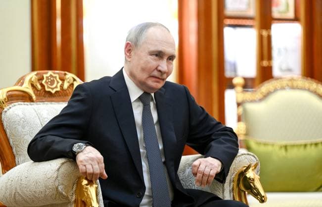 Turkmenistan Russia 9069822 12.12.2025 Russian President Vladimir Putin attends a meeting with Chairman of the People s Council of Turkmenistan (Khalk Maslahaty) Gurbanguly Berdimuhamedov in Ashgabat, Turkmenistan. Kristina Kormilitsyna Sputnik Ashgabad Turkmenistan  Copyright: xKristinaxKormilitsynax