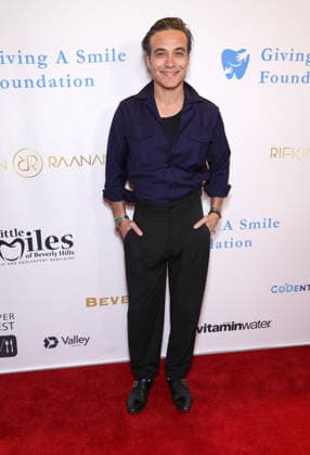 Red carpet for teh Giving A Smile Foundation Gala at The Beverly Hilton Featuring: Martin Rodriguez Where: Los Angeles, California, United States When: 11 Dec 2025 Credit: Faye s Vision Cover Images EDITORIAL USE ONLY. NOT FOR USE BY NEWSPAPERS BASED IN THE UK. Copyright: xx coverimg55333528