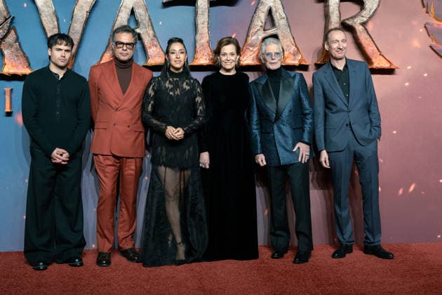 December 11, 2025, London, United Kingdom: (L-R) Jamie Flatters, Jermaine Clement, Oona Chaplin, Sigourney Weaver, Stephen Lang and David Thewlis attend the Avatar: Fire And Ash UK Premiere at BFI IMAX Waterloo. London United Kingdom - ZUMAs197 20251211_aaa_s197_474 Copyright: xLounisxTiarx