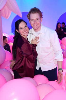 Nadja Jo Klapper und Johannes Heinrichs bei der Ausstellungseröffnung Bubble Planet - Das Erlebnismuseum für alle Sinne in der Arena Berlin. Berlin, 11.12.2025